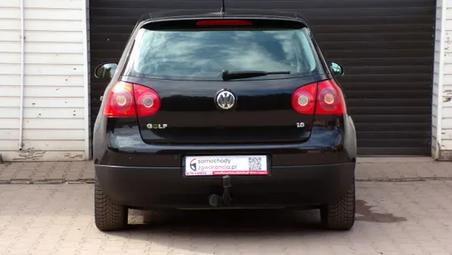 VOLKSWAGEN Golf -