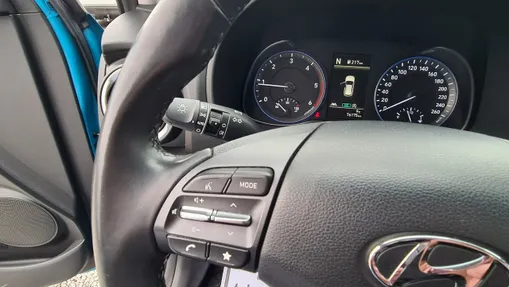 HYUNDAI Kona -