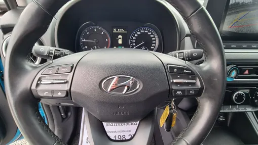 HYUNDAI Kona -