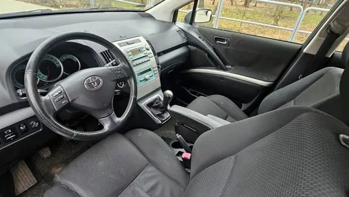 TOYOTA Corolla -