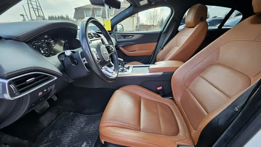 JAGUAR XE -