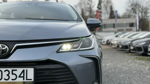 TOYOTA Corolla -