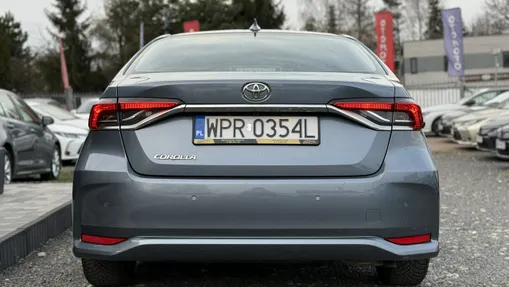 TOYOTA Corolla -