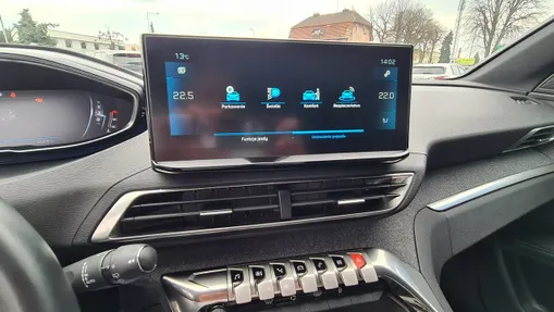 PEUGEOT 3008 -