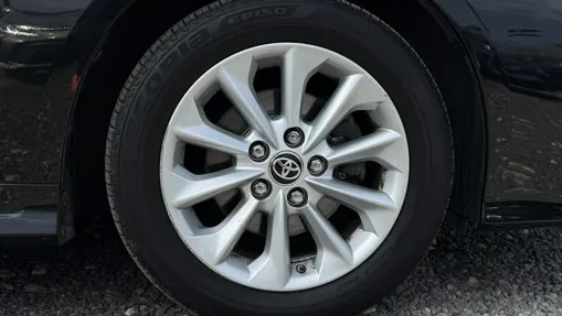 TOYOTA Corolla -