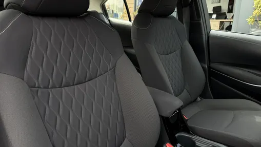 TOYOTA Corolla -