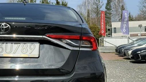 TOYOTA Corolla -