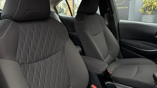 TOYOTA Corolla -