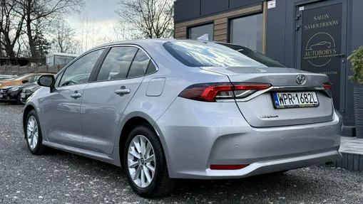 TOYOTA Corolla -