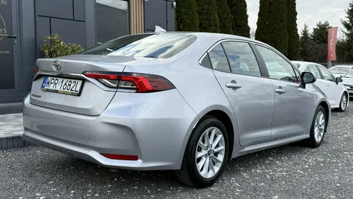 TOYOTA Corolla -