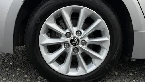 TOYOTA Corolla -