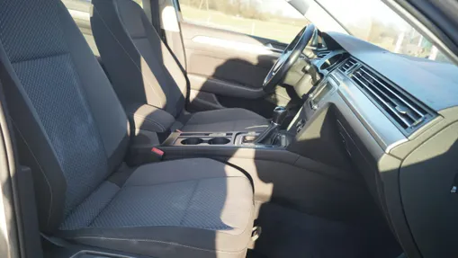 VOLKSWAGEN Passat -