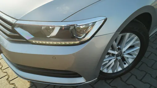 VOLKSWAGEN Passat -