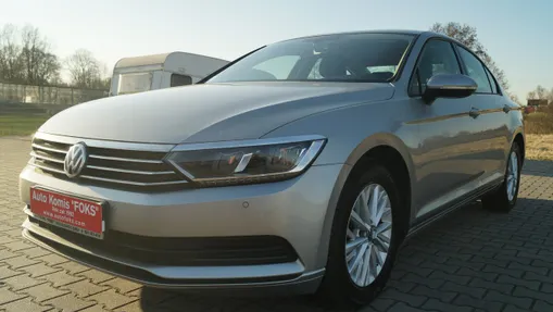 VOLKSWAGEN Passat -