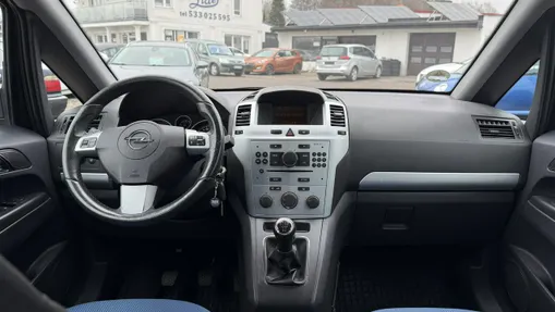OPEL Zafira -