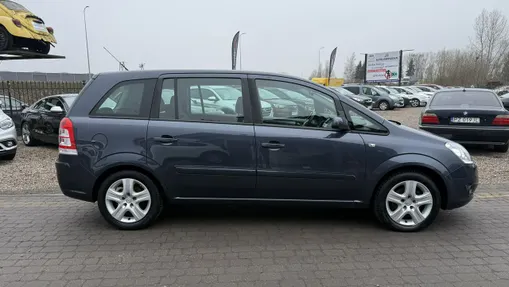 OPEL Zafira -