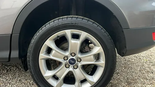 FORD Kuga -