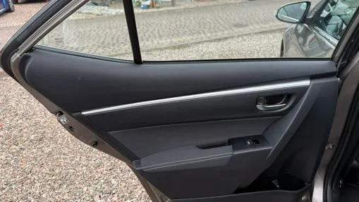 TOYOTA Corolla -