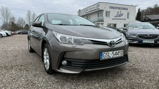 TOYOTA Corolla -