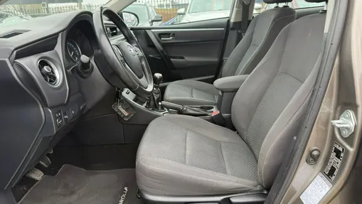 TOYOTA Corolla -