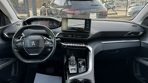 PEUGEOT 5008 -