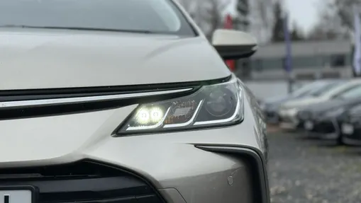 TOYOTA Corolla -