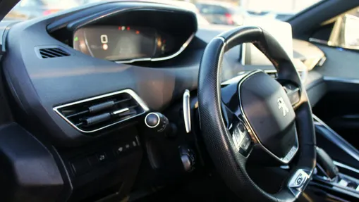 PEUGEOT 3008 -