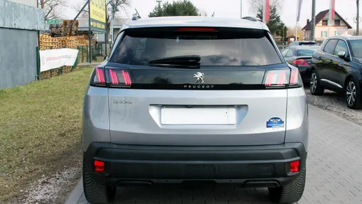 PEUGEOT 3008 -