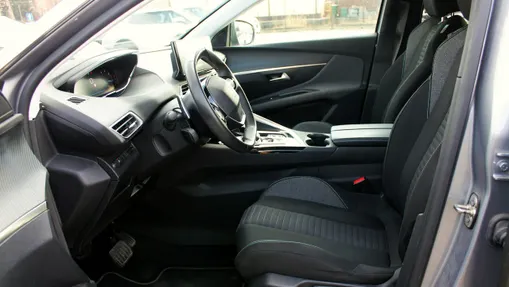 PEUGEOT 3008 -