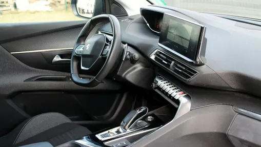 PEUGEOT 3008 -
