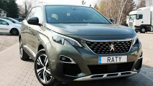 PEUGEOT 5008 -