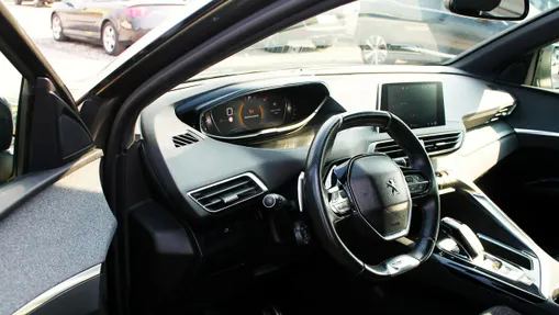 PEUGEOT 5008 -