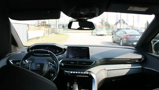 PEUGEOT 5008 -