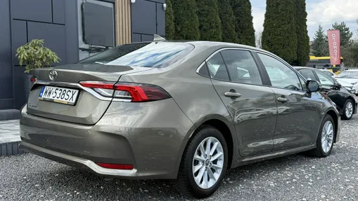 TOYOTA Corolla -