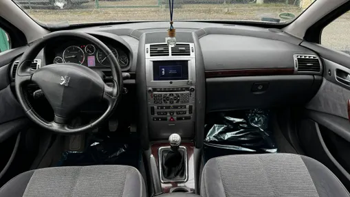 PEUGEOT 407 -