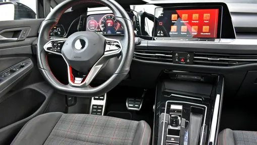 VOLKSWAGEN Golf -