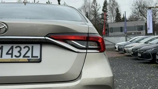 TOYOTA Corolla -