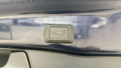 TOYOTA RAV4 -