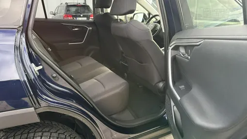 TOYOTA RAV4 -