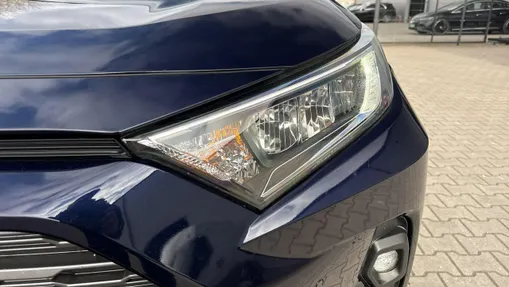 TOYOTA RAV4 -
