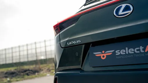 LEXUS UX -