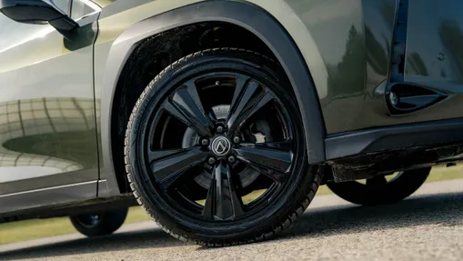 LEXUS UX -