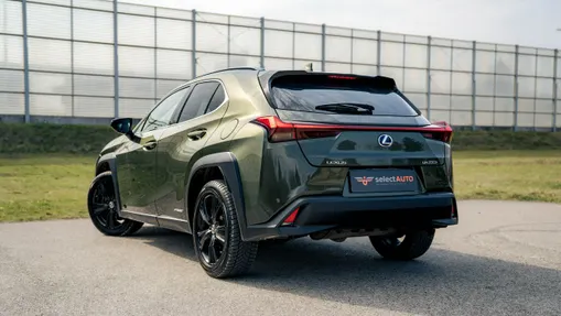 LEXUS UX -