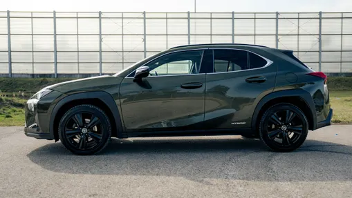 LEXUS UX -