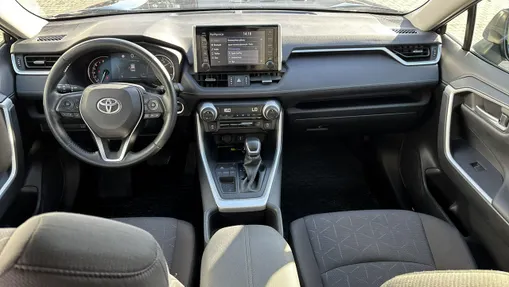 TOYOTA RAV4 -