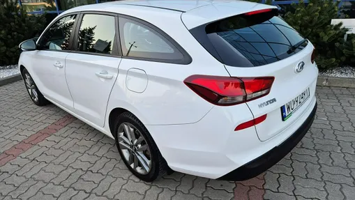 HYUNDAI i30 -