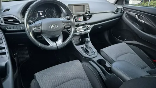 HYUNDAI i30 -