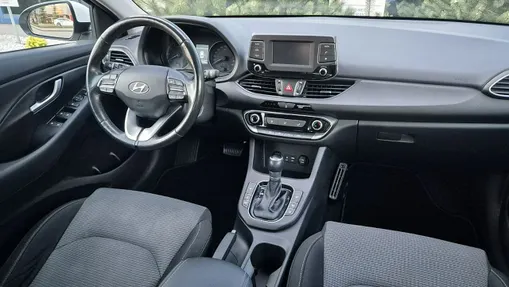 HYUNDAI i30 -