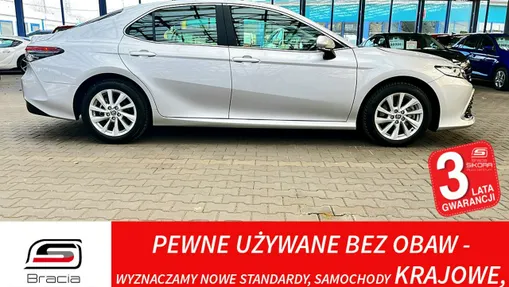 TOYOTA Camry -