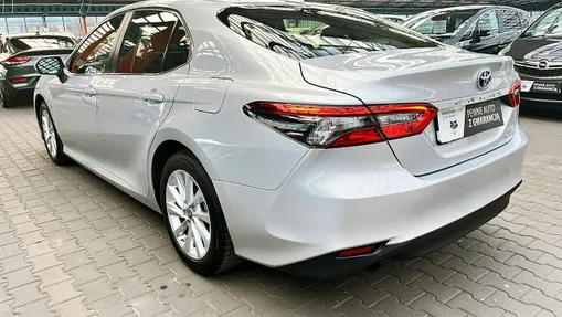 TOYOTA Camry -
